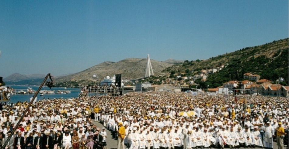 IN MEMORIAM Ivan Pavao II (18.05.1920 - 02.04.2005.)