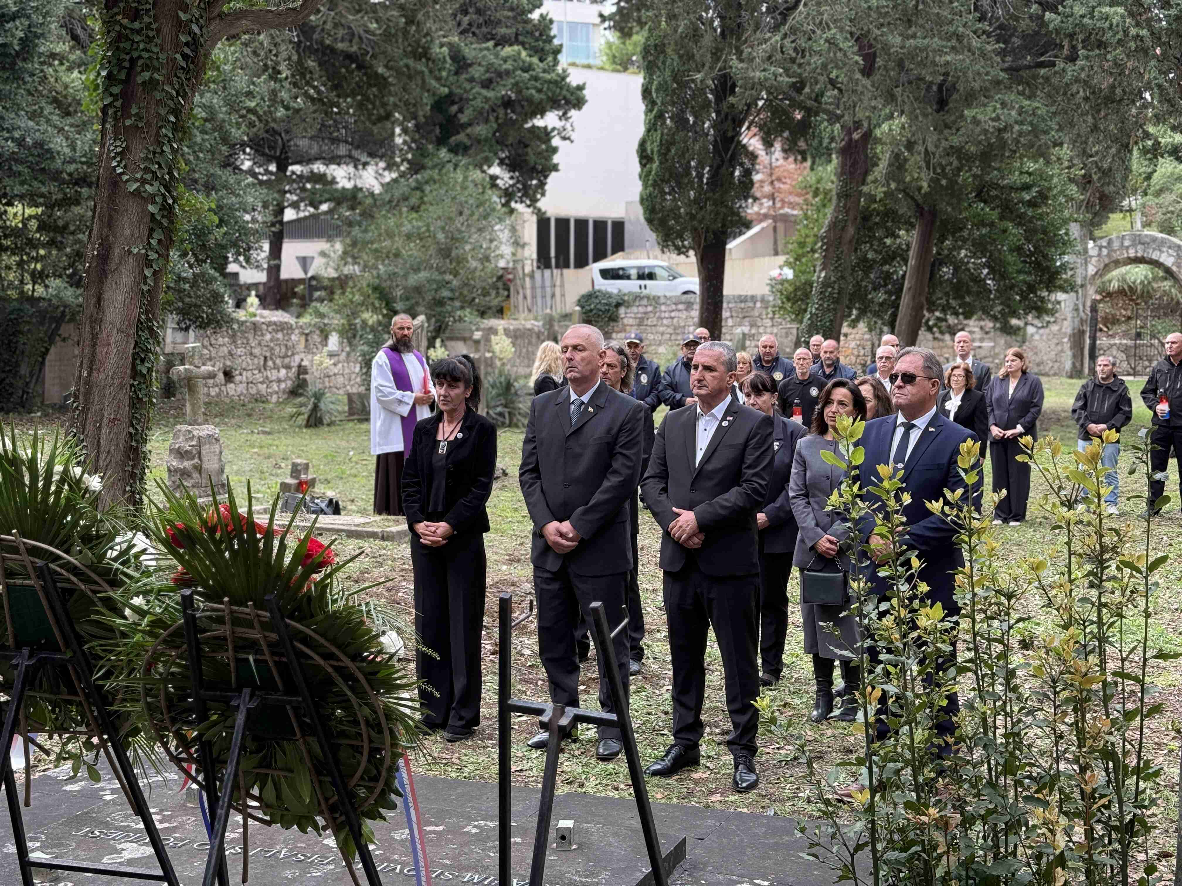 Dubrovnik, 31.10.25. polaganje vijenaca povodom blagdana SVIH SVETIH